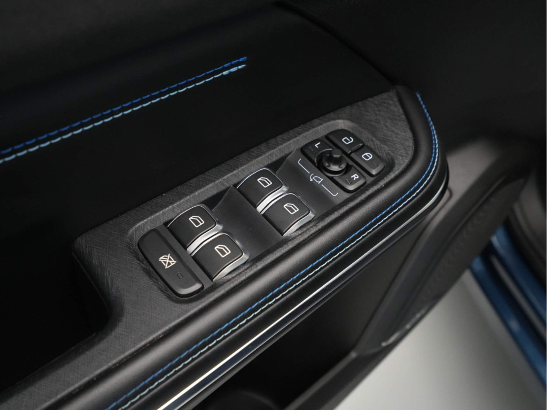 Lynk & Co - 01 1.5 - 2022
