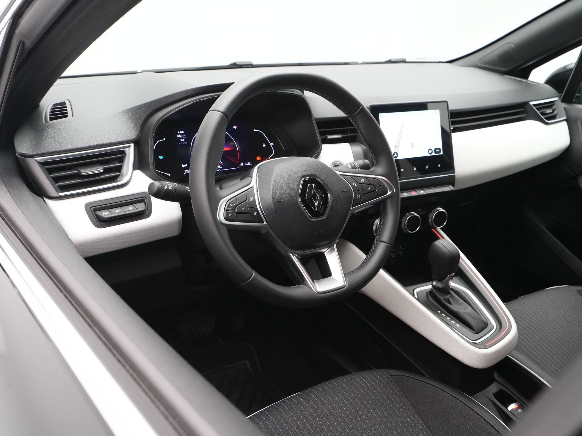 Renault - Clio 1.6 E-Tech Hybrid 145 Intens - 2023