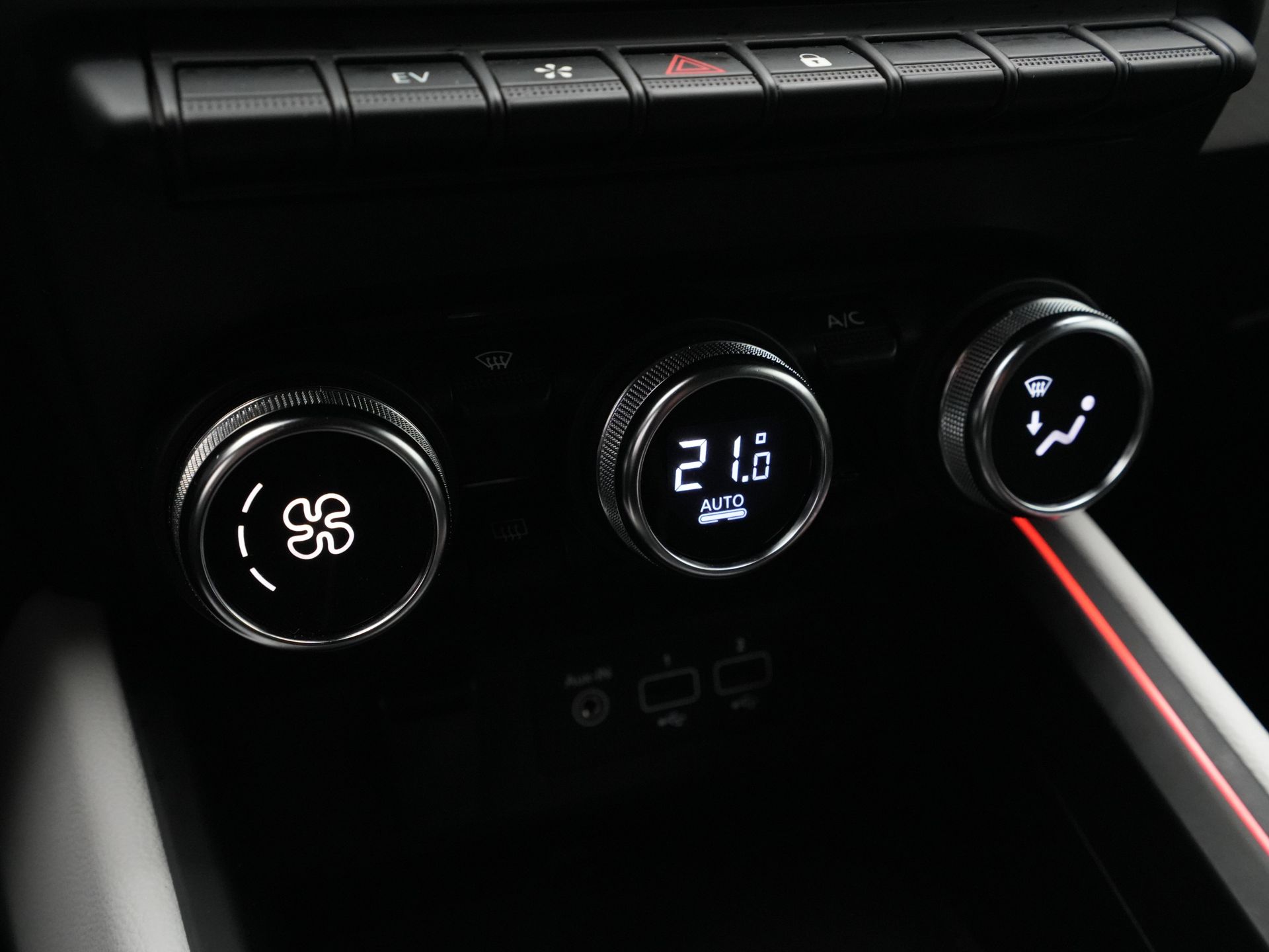 Renault - Clio 1.6 E-Tech Hybrid 145 Intens - 2023