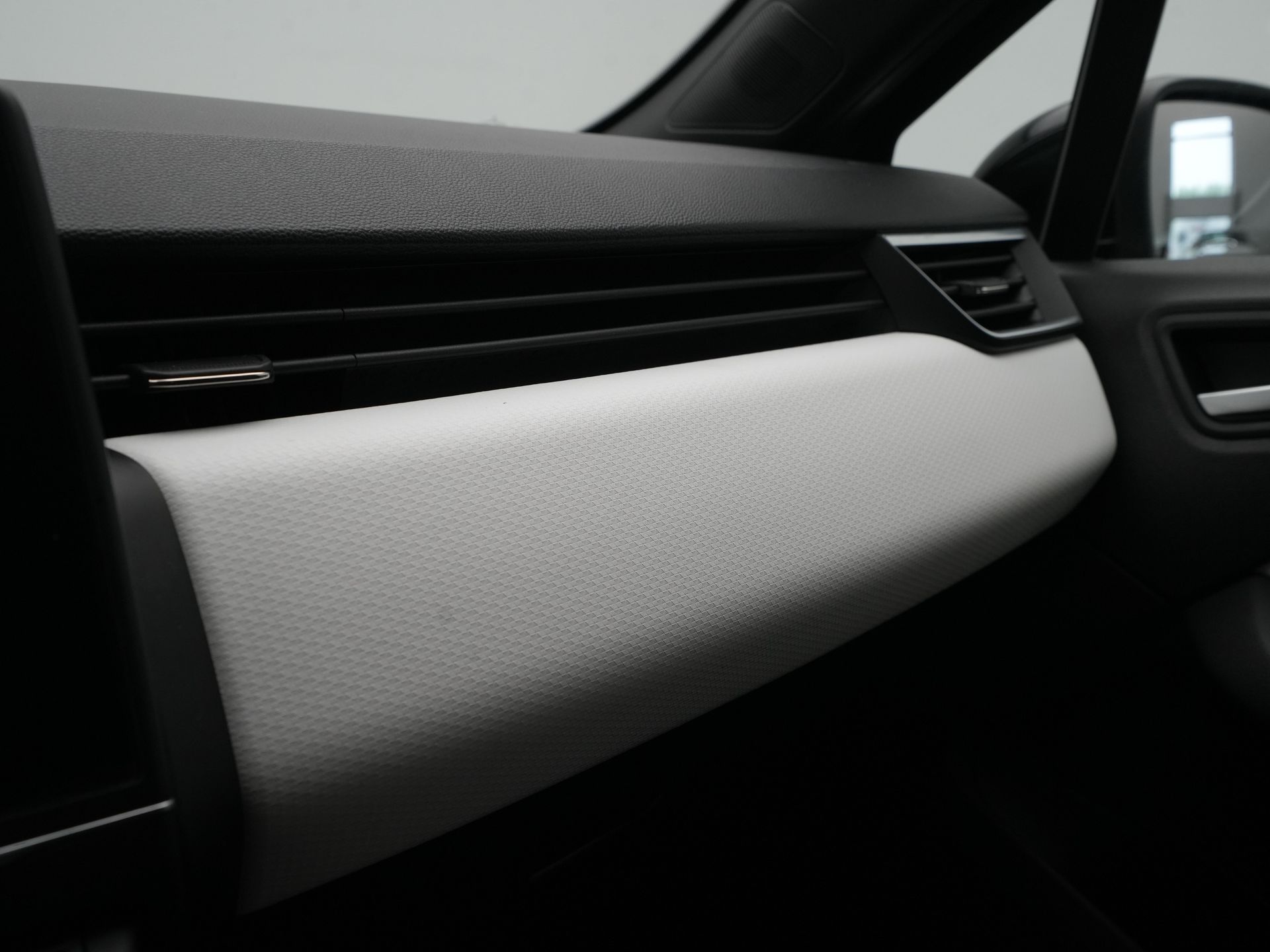 Renault - Clio 1.6 E-Tech Hybrid 145 Intens - 2023