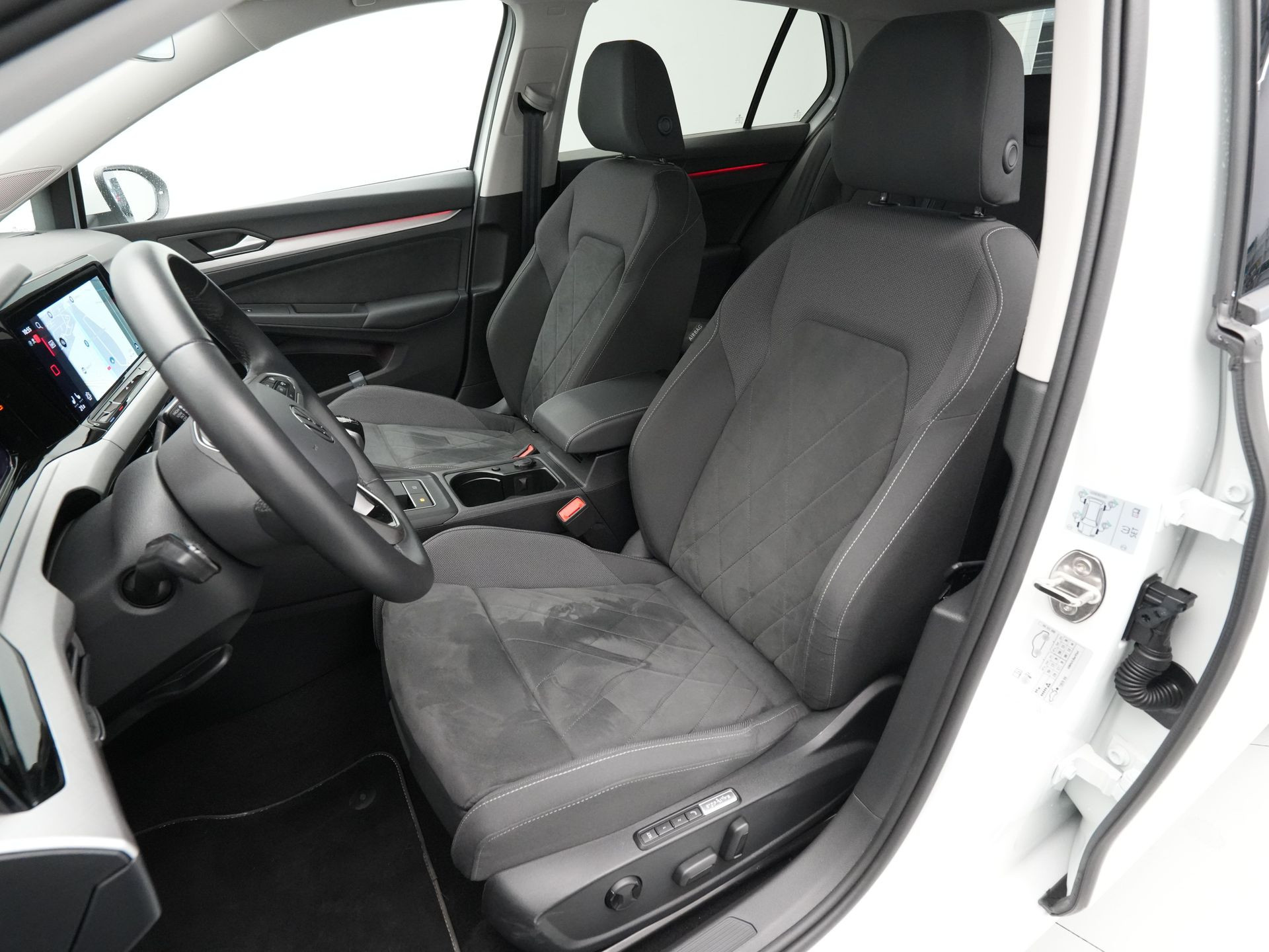 Volkswagen - Golf 1.0 TSI 110pk Life Business - 2024