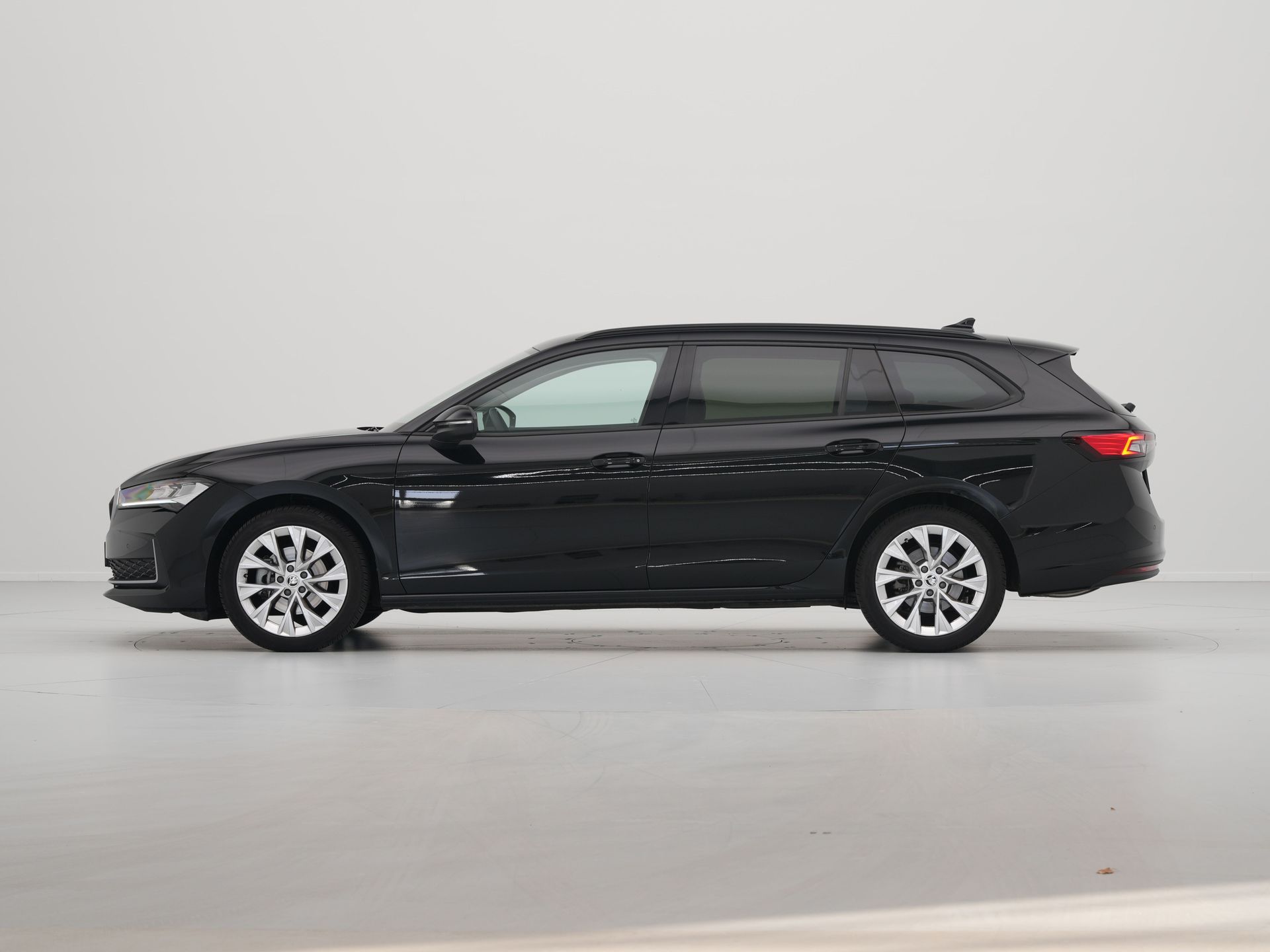 Škoda - Superb Combi 1.5 TSI 150pk MHEV First Edition - 2024