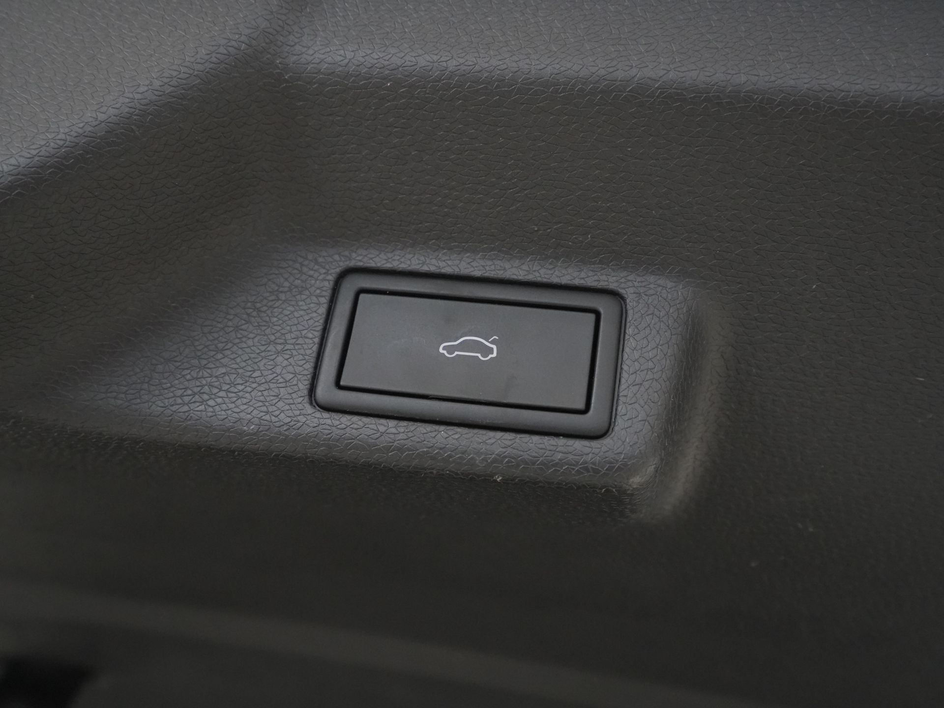 Volkswagen - ID. Buzz Pro 77kWh - 2023