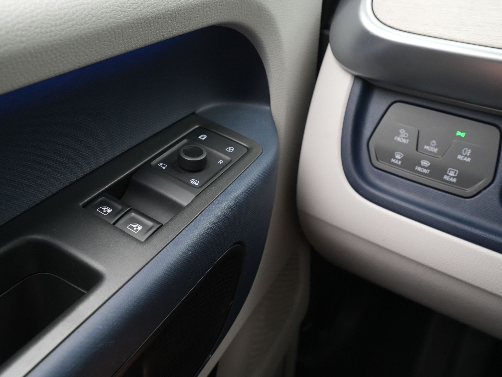 Volkswagen - ID. Buzz Pro 77kWh - 2023