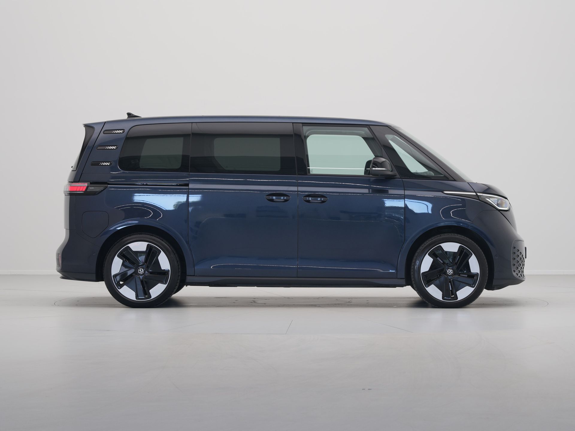 Volkswagen - ID. Buzz Pro 77kWh - 2023