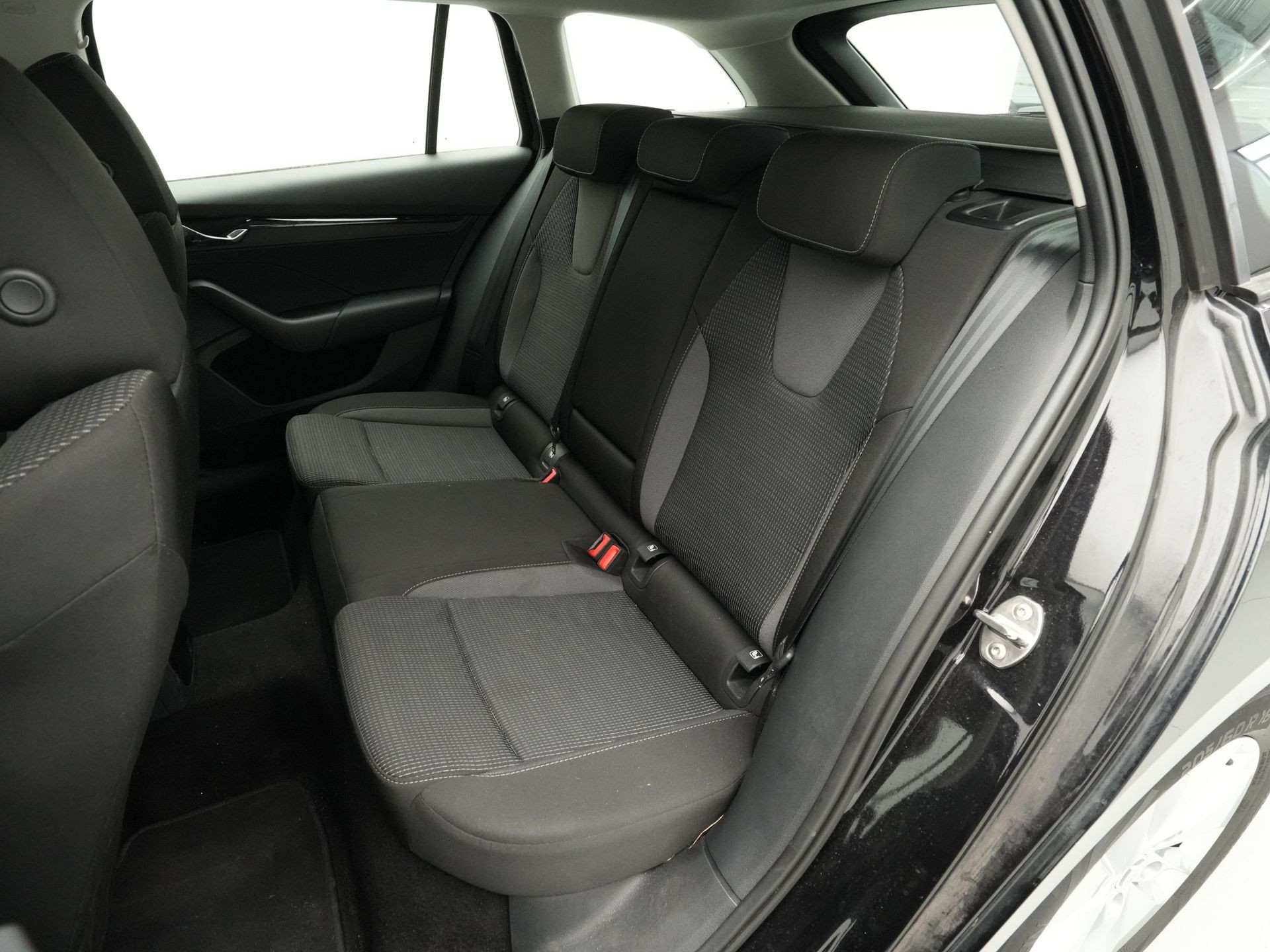 Škoda - Octavia Combi 1.0 e-TSI 110pk DSG Business Edition - 2024