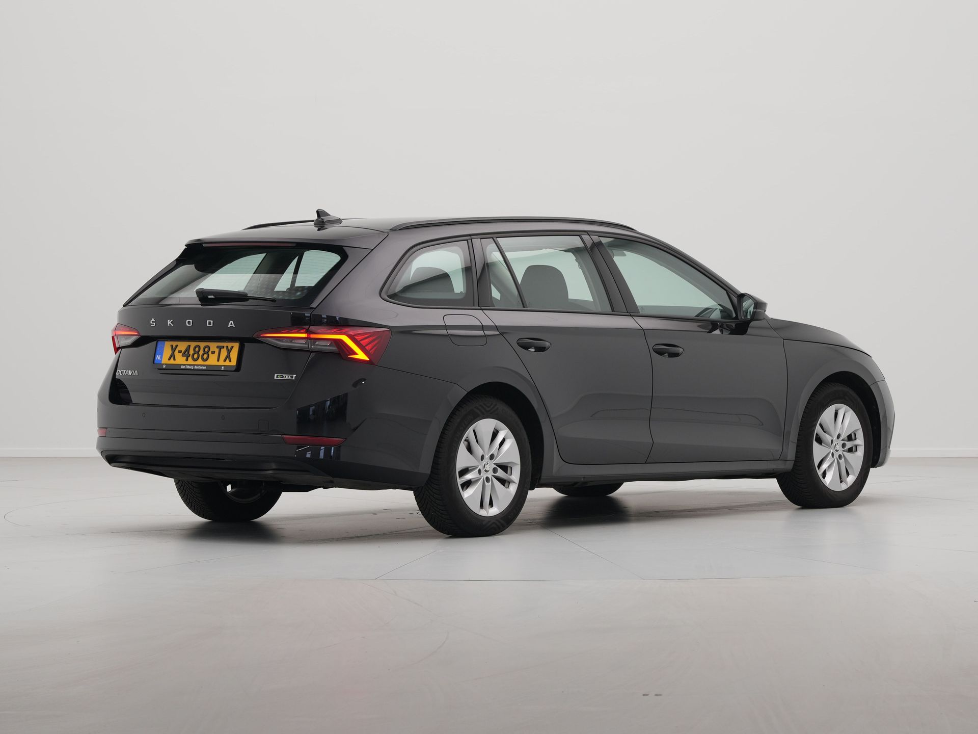 Škoda - Octavia Combi 1.0 e-TSI 110pk DSG Business Edition - 2024