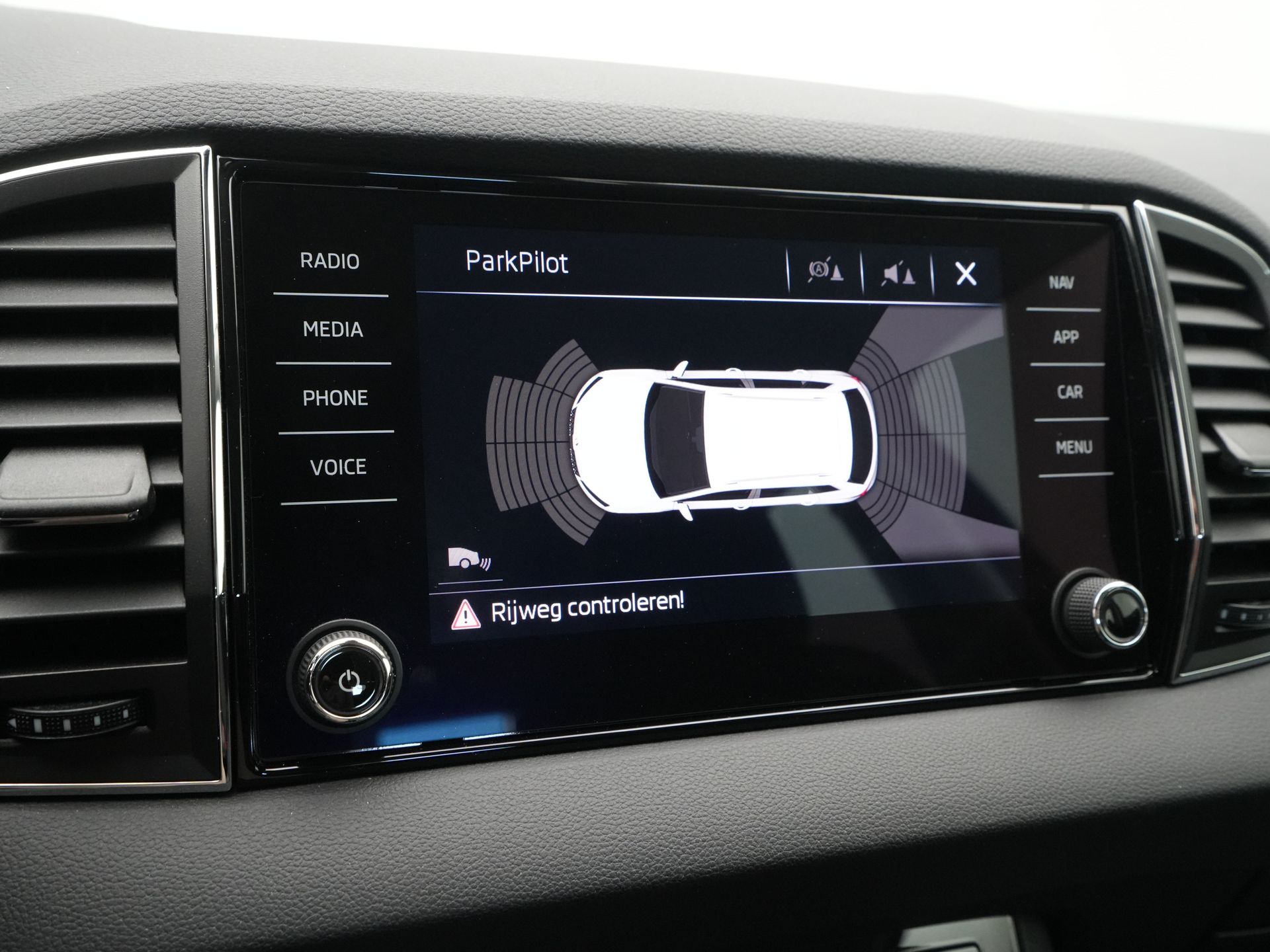 Škoda - Karoq 1.5 TSI ACT 150pk DSG Business Edition - 2019