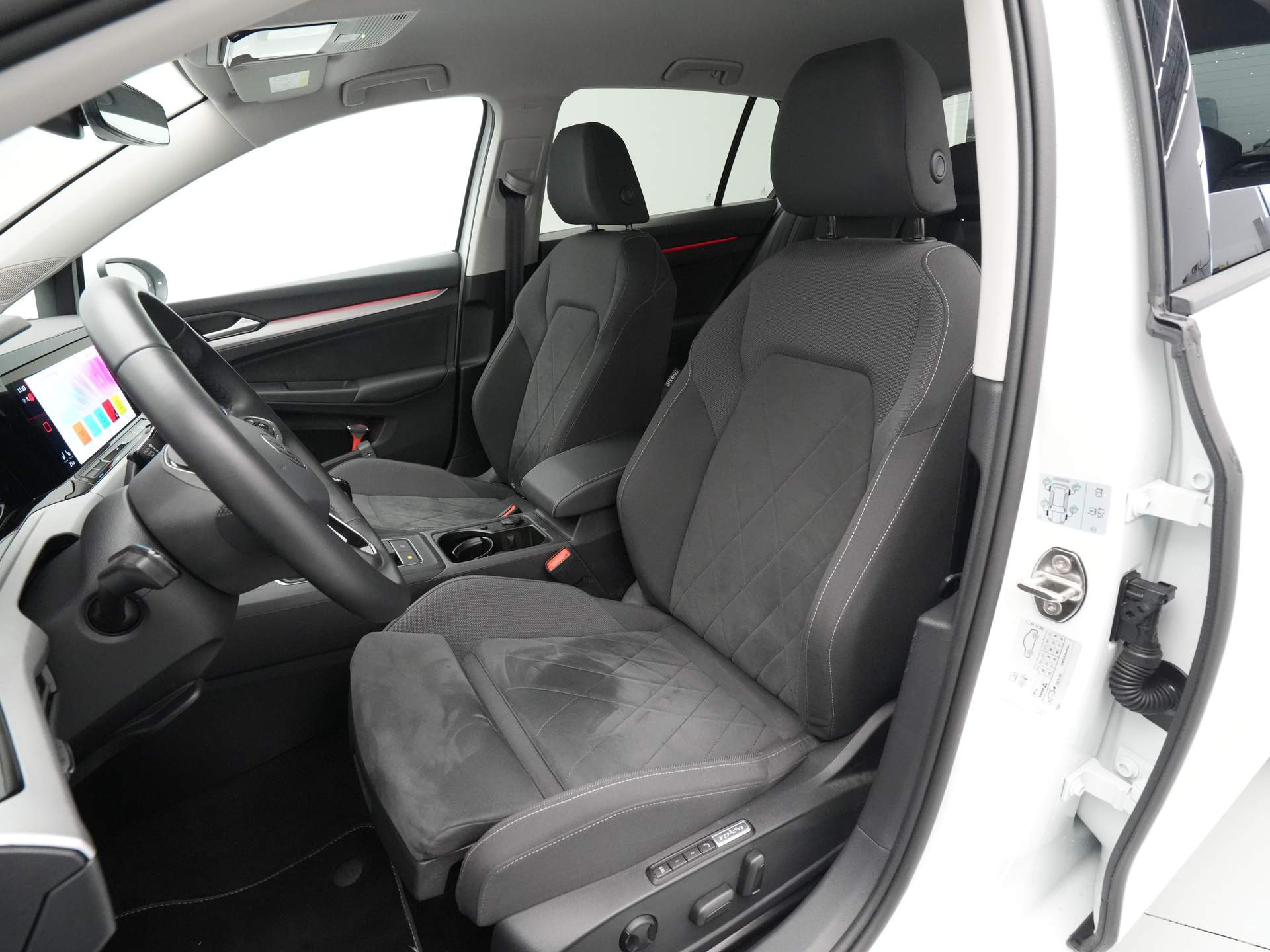 Volkswagen - Golf 1.0 TSI 110pk Life Business - 2024