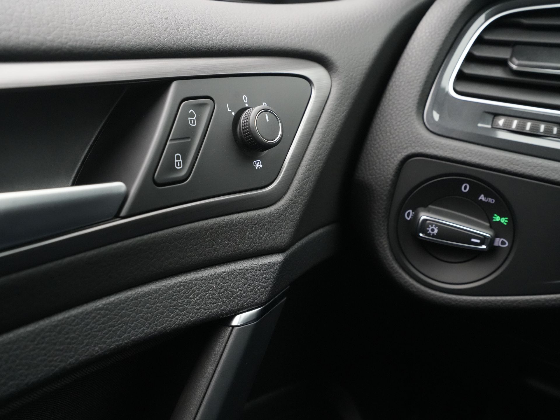 Volkswagen - e-Golf E-DITION 136pk - 2020