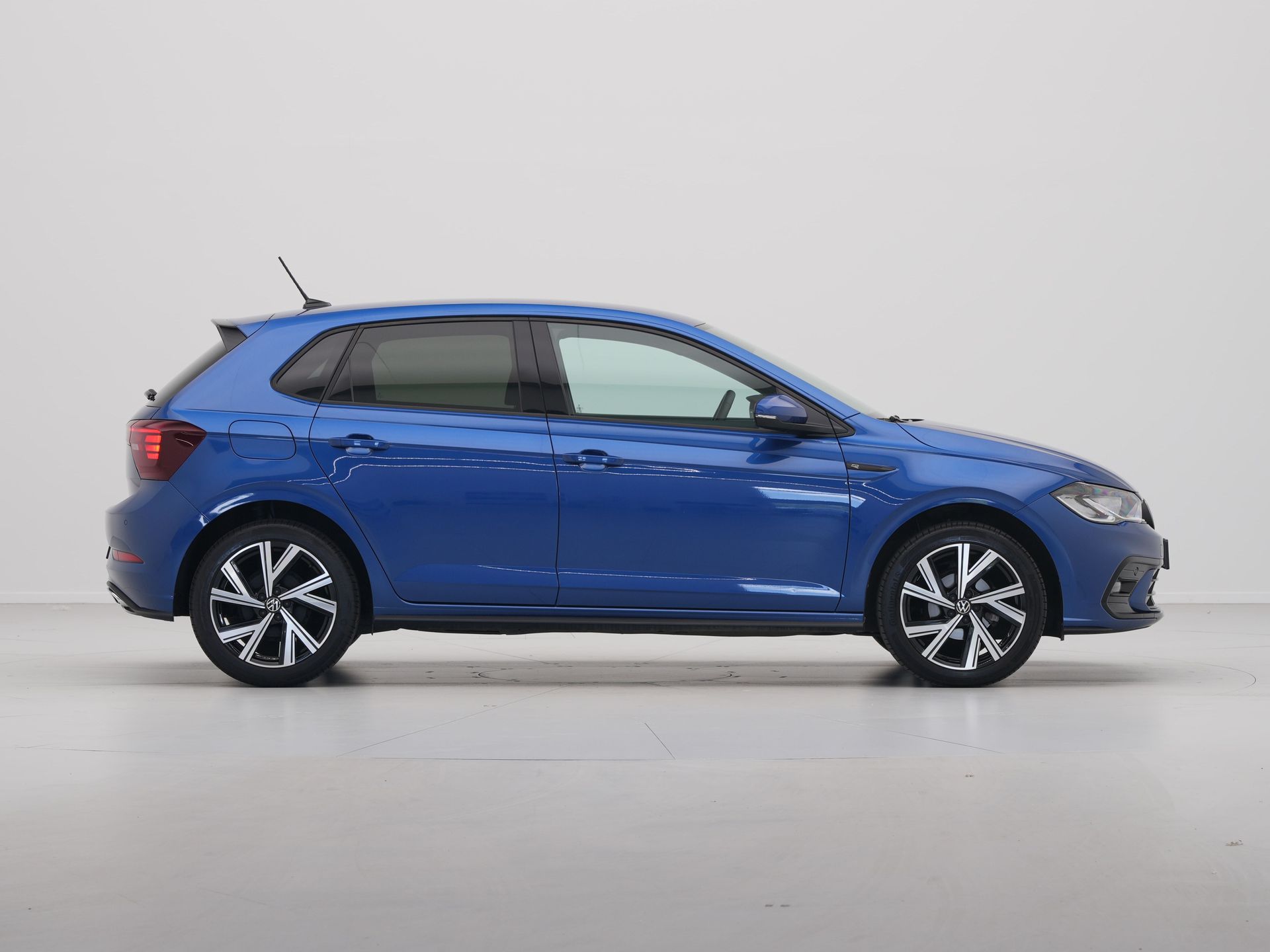 Volkswagen - Polo 1.0 TSI R-Line - 2024