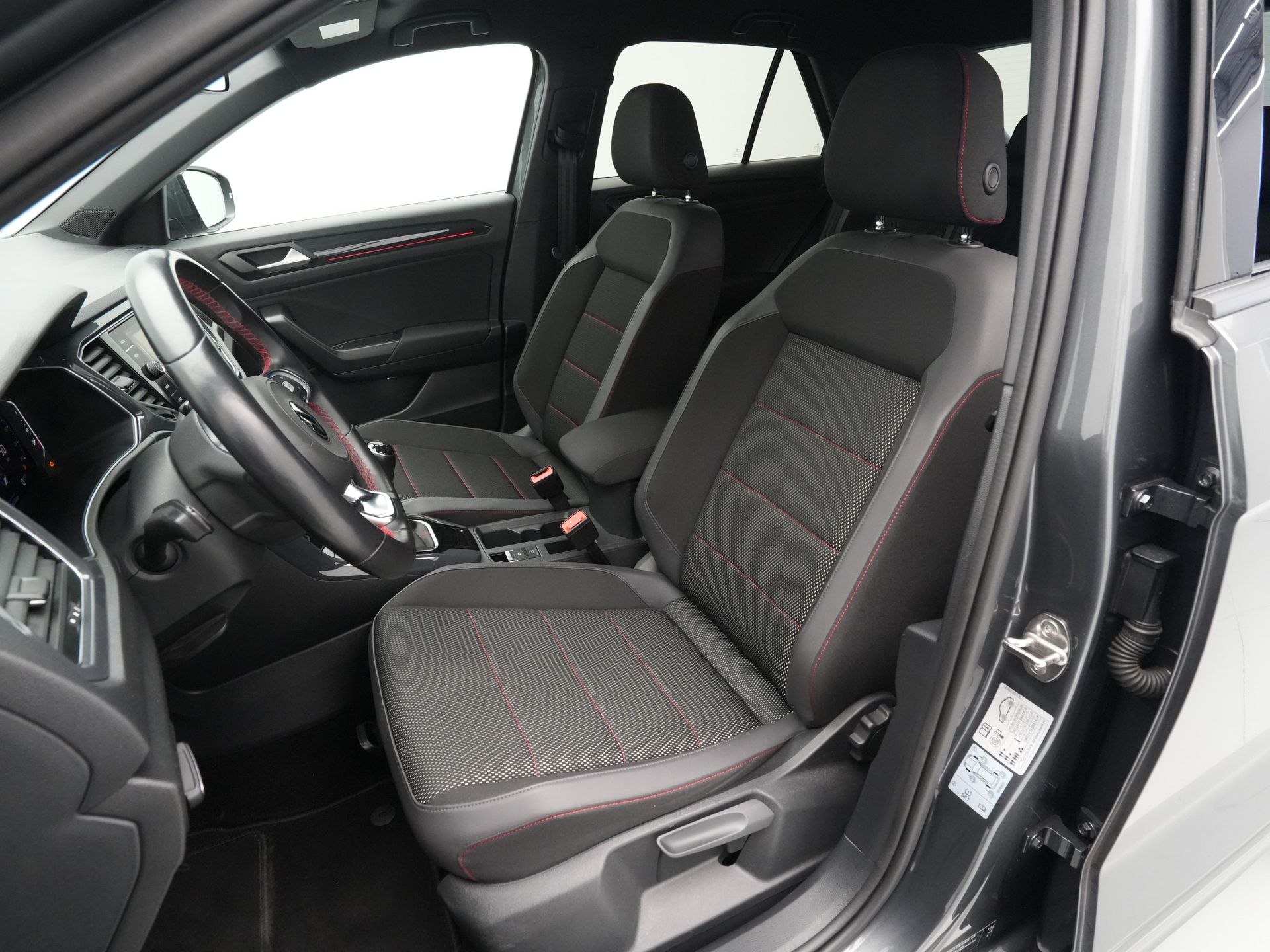 Volkswagen - T-Roc 1.5 TSI 150pk Sport Business R Line - 2021