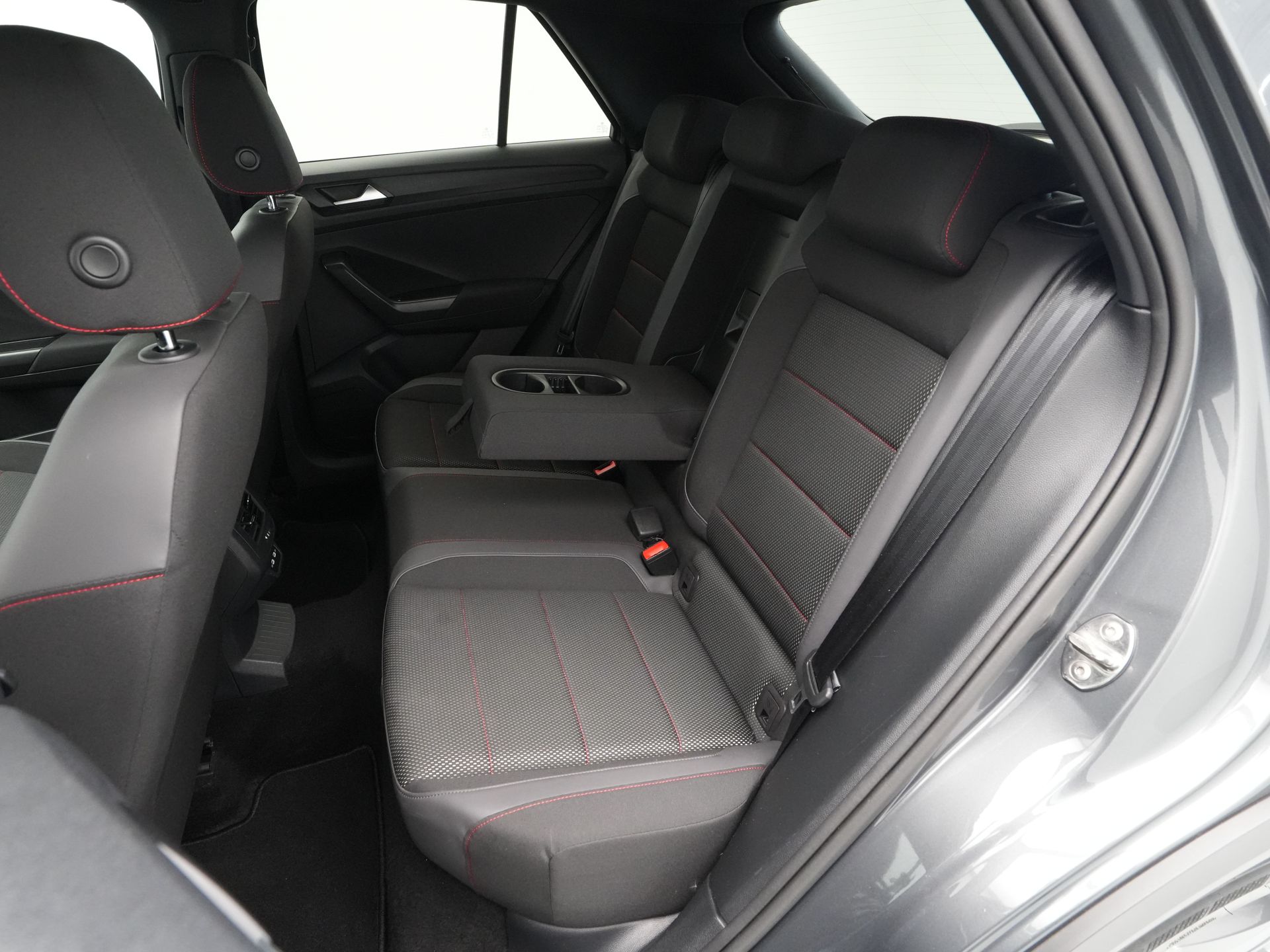 Volkswagen - T-Roc 1.5 TSI 150pk Sport Business R Line - 2021