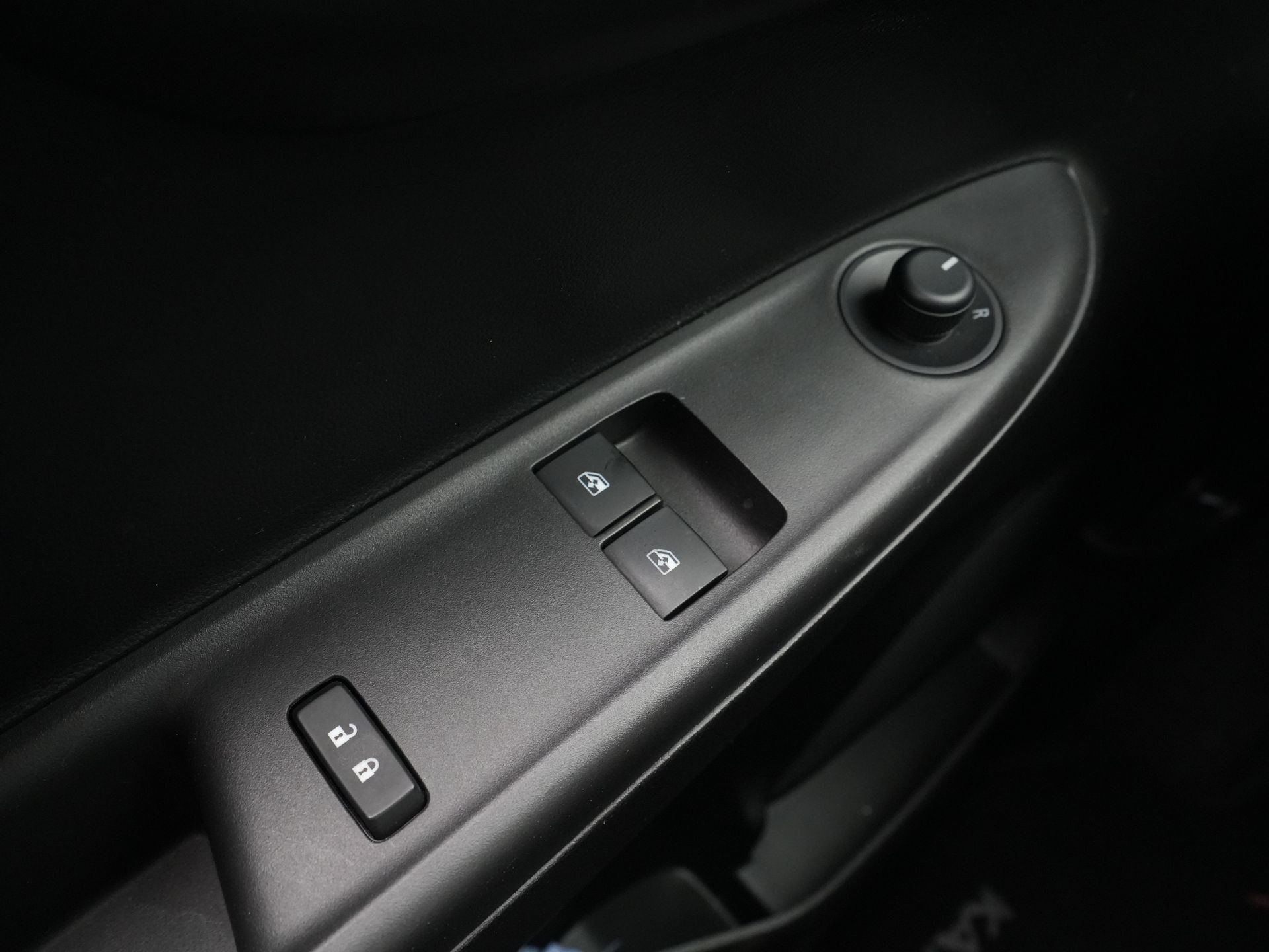 Opel - KARL 1.0 75pk ecoFLEX Edition - 2018