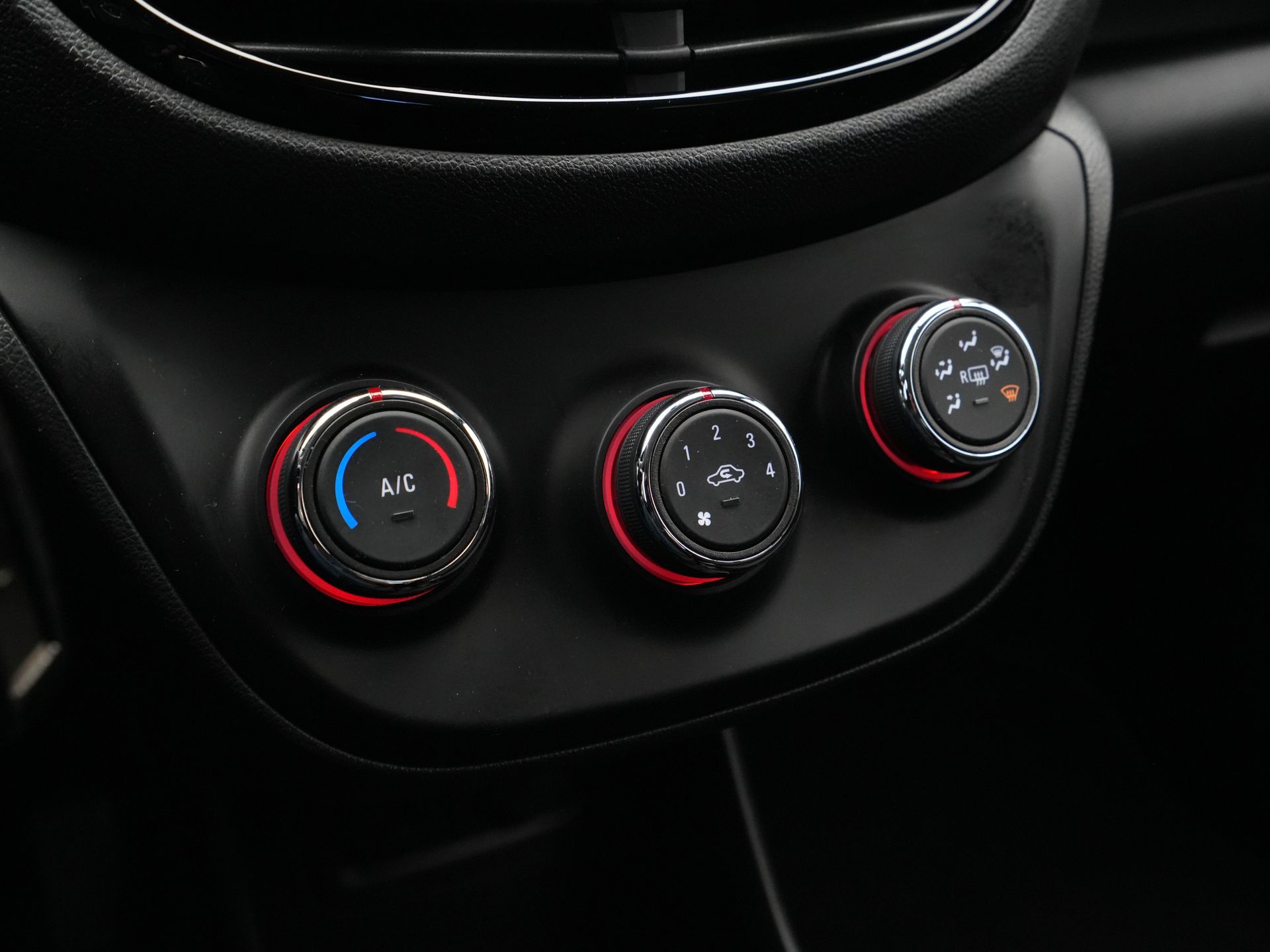 Opel - KARL 1.0 75pk ecoFLEX Edition - 2018