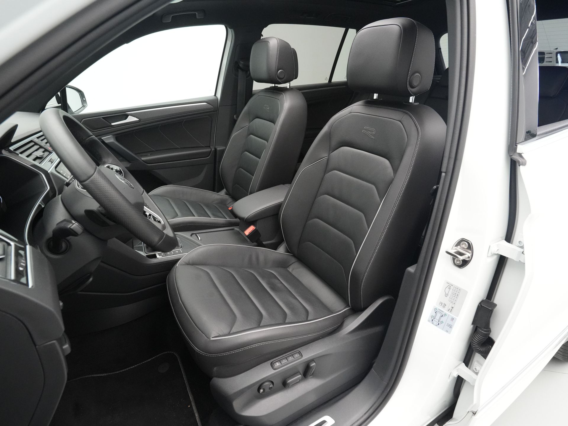 Volkswagen - Tiguan 1.4 TSI eHybrid 245pk R-Line Business+ - 2021