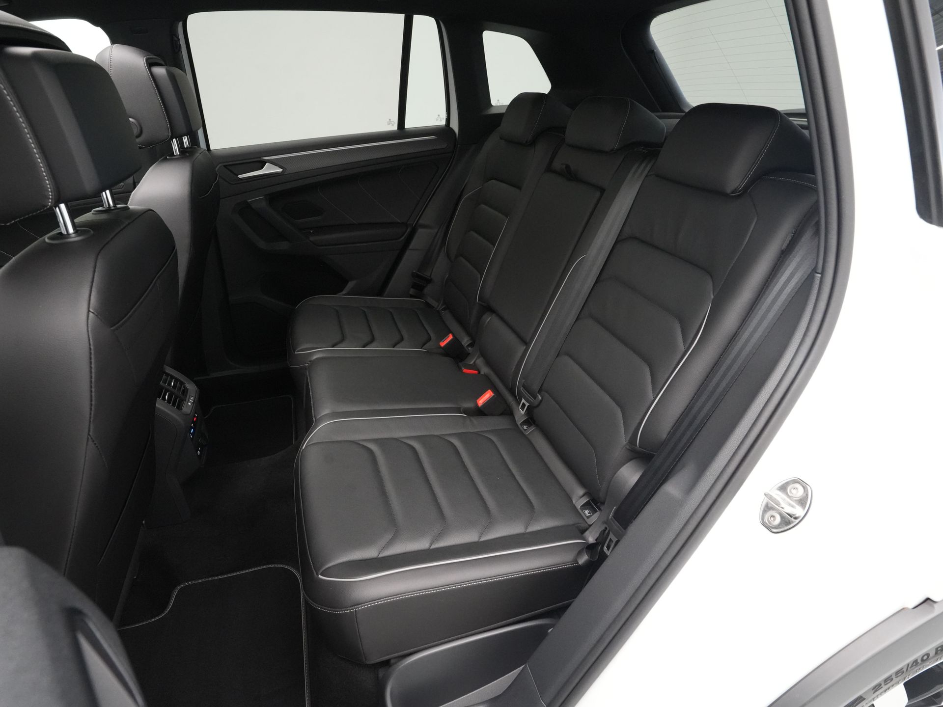 Volkswagen - Tiguan 1.4 TSI eHybrid 245pk R-Line Business+ - 2021