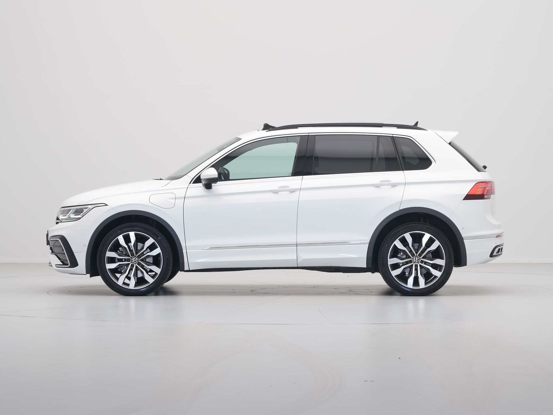 Volkswagen - Tiguan 1.4 TSI eHybrid 245pk R-Line Business+ - 2021