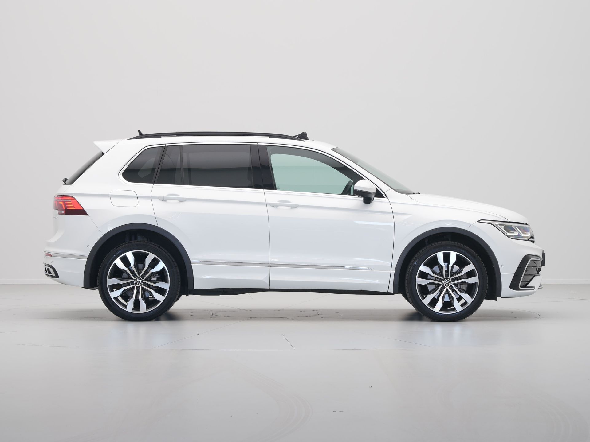 Volkswagen - Tiguan 1.4 TSI eHybrid 245pk R-Line Business+ - 2021