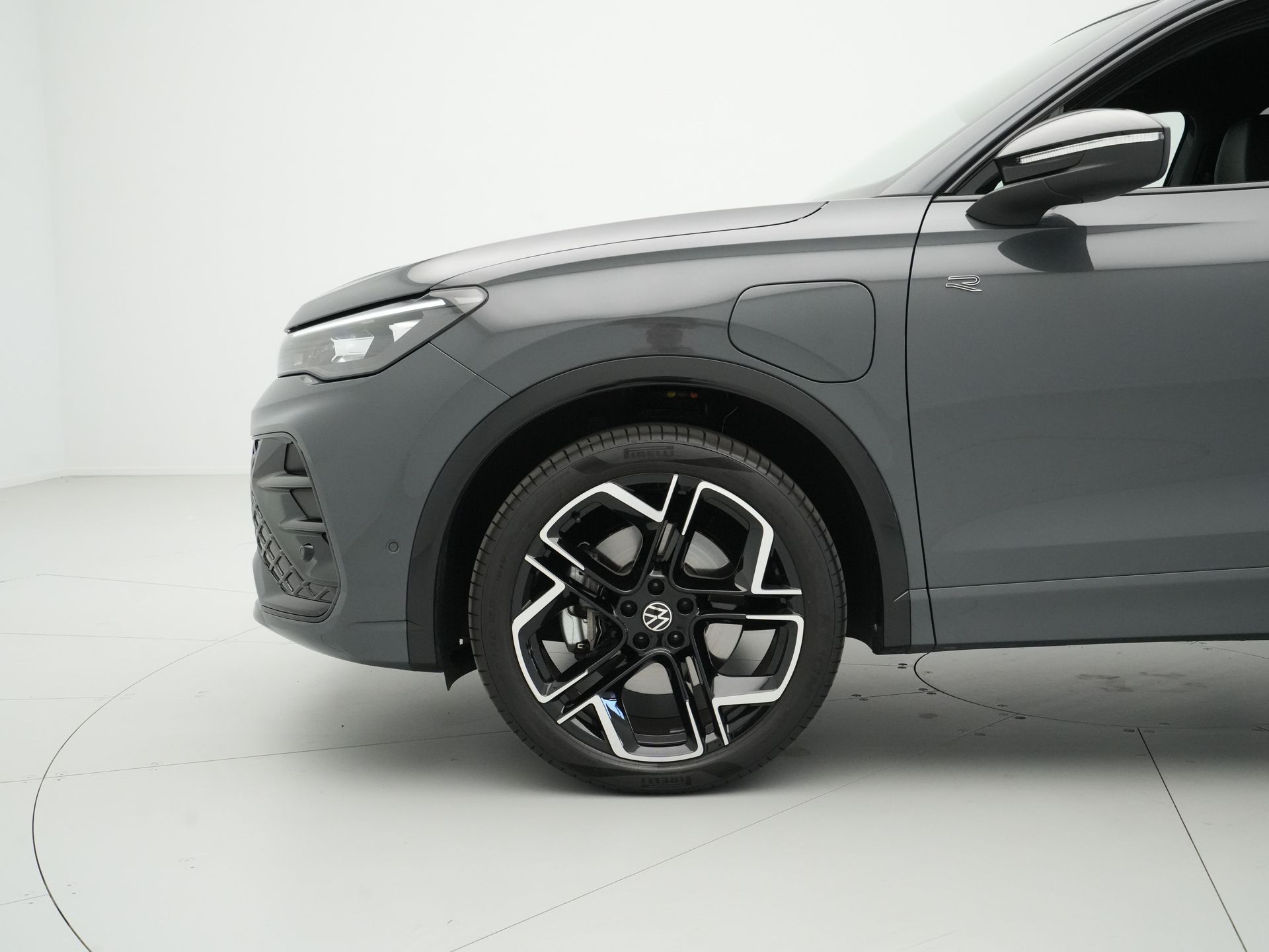 Volkswagen - Tiguan 1.5 eHybrid 272pk R-Line Business - 2025