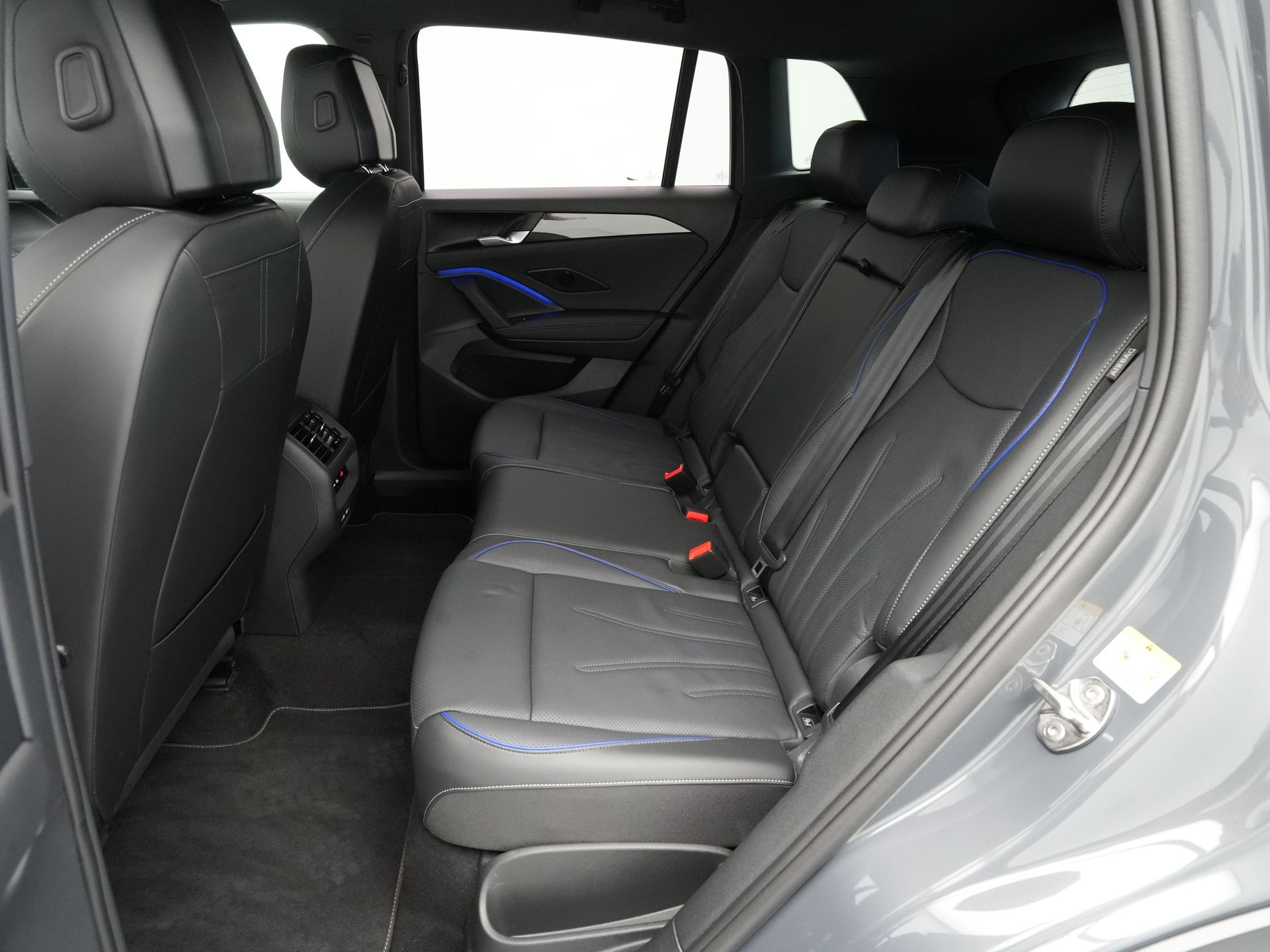 Volkswagen - Tiguan 1.5 eHybrid 272pk R-Line Business - 2025