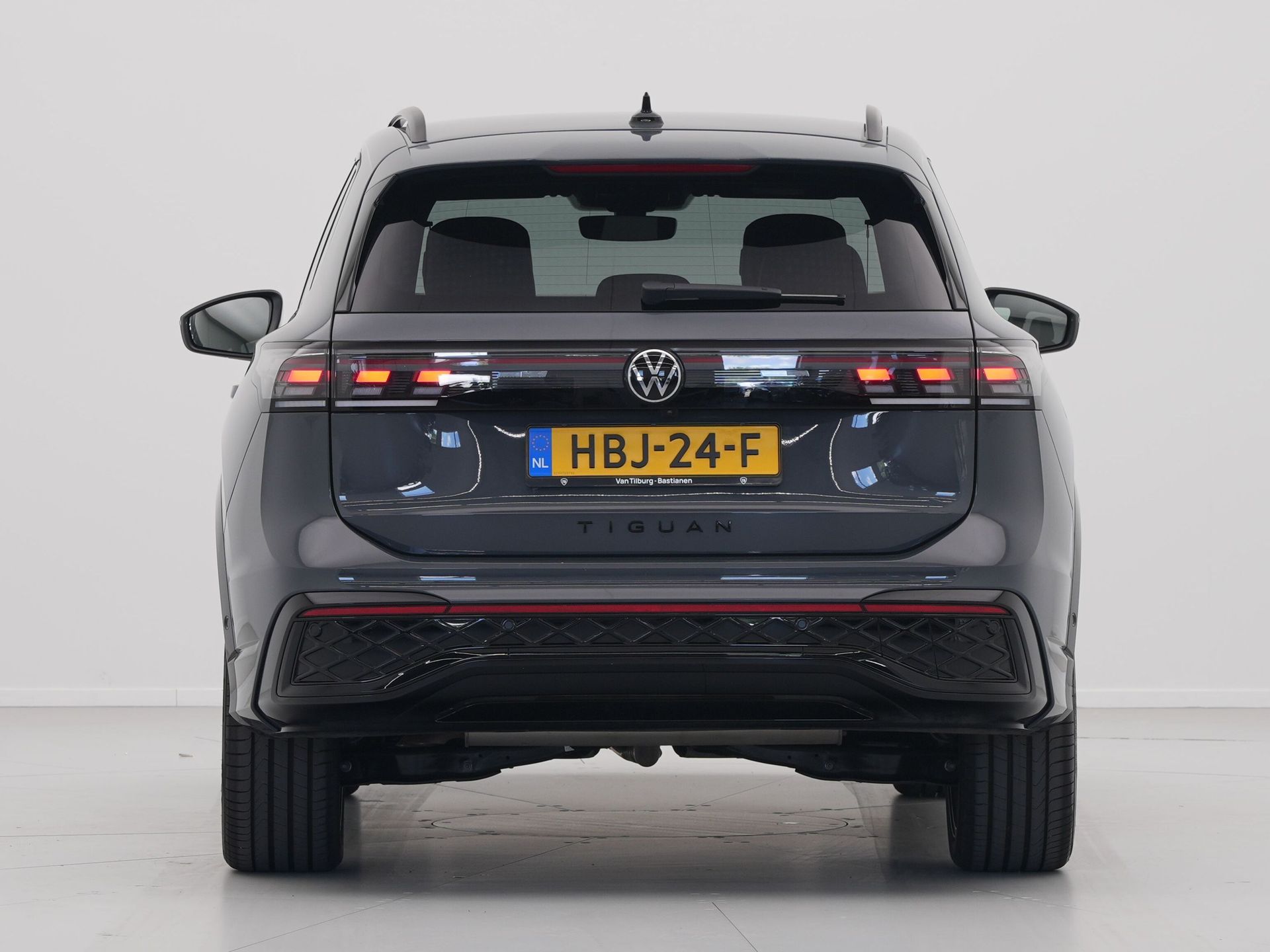 Volkswagen - Tiguan 1.5 eHybrid 272pk R-Line Business - 2025