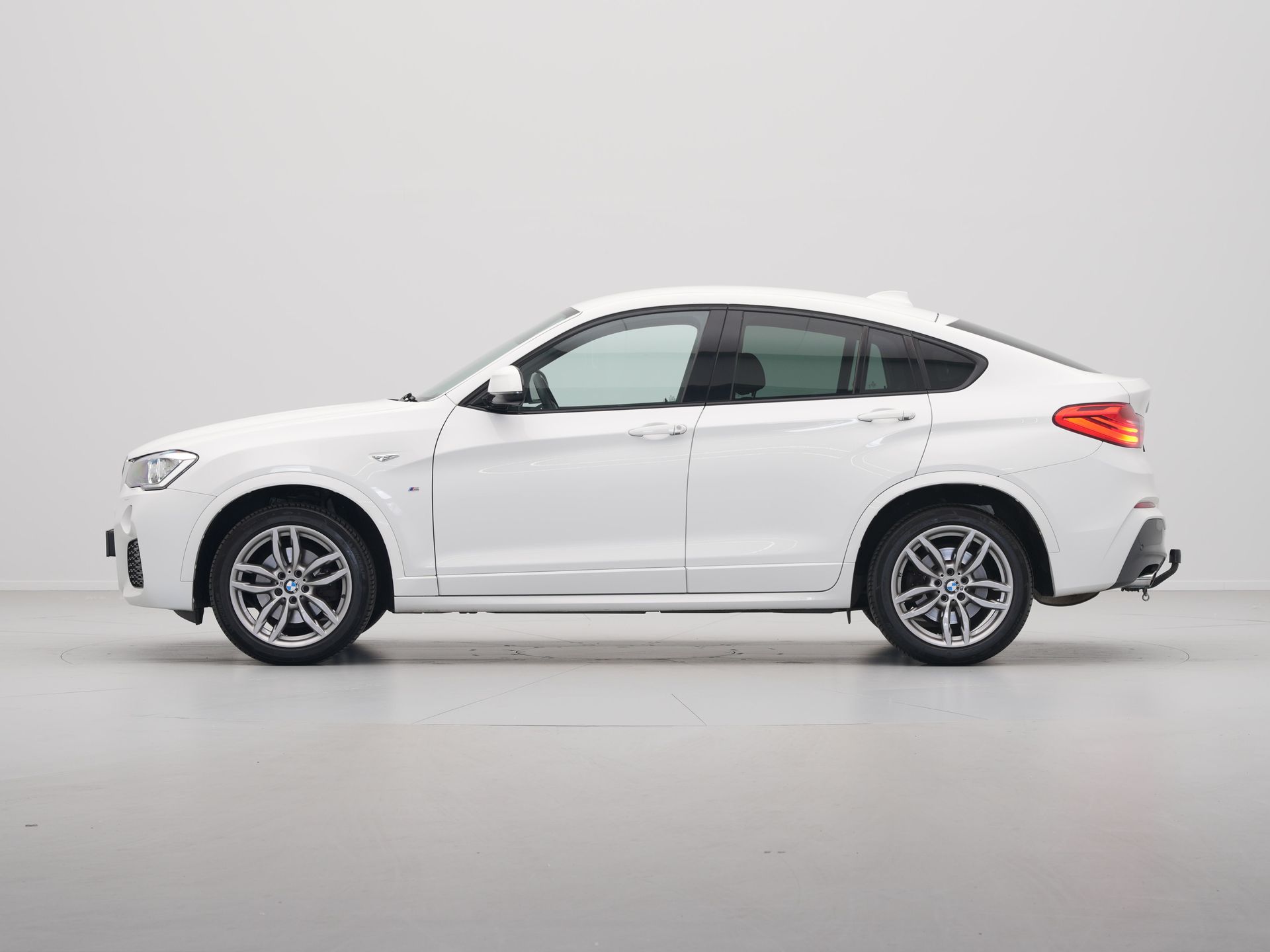 BMW - X4 xDrive20i High Executive xLine Edition - 2017