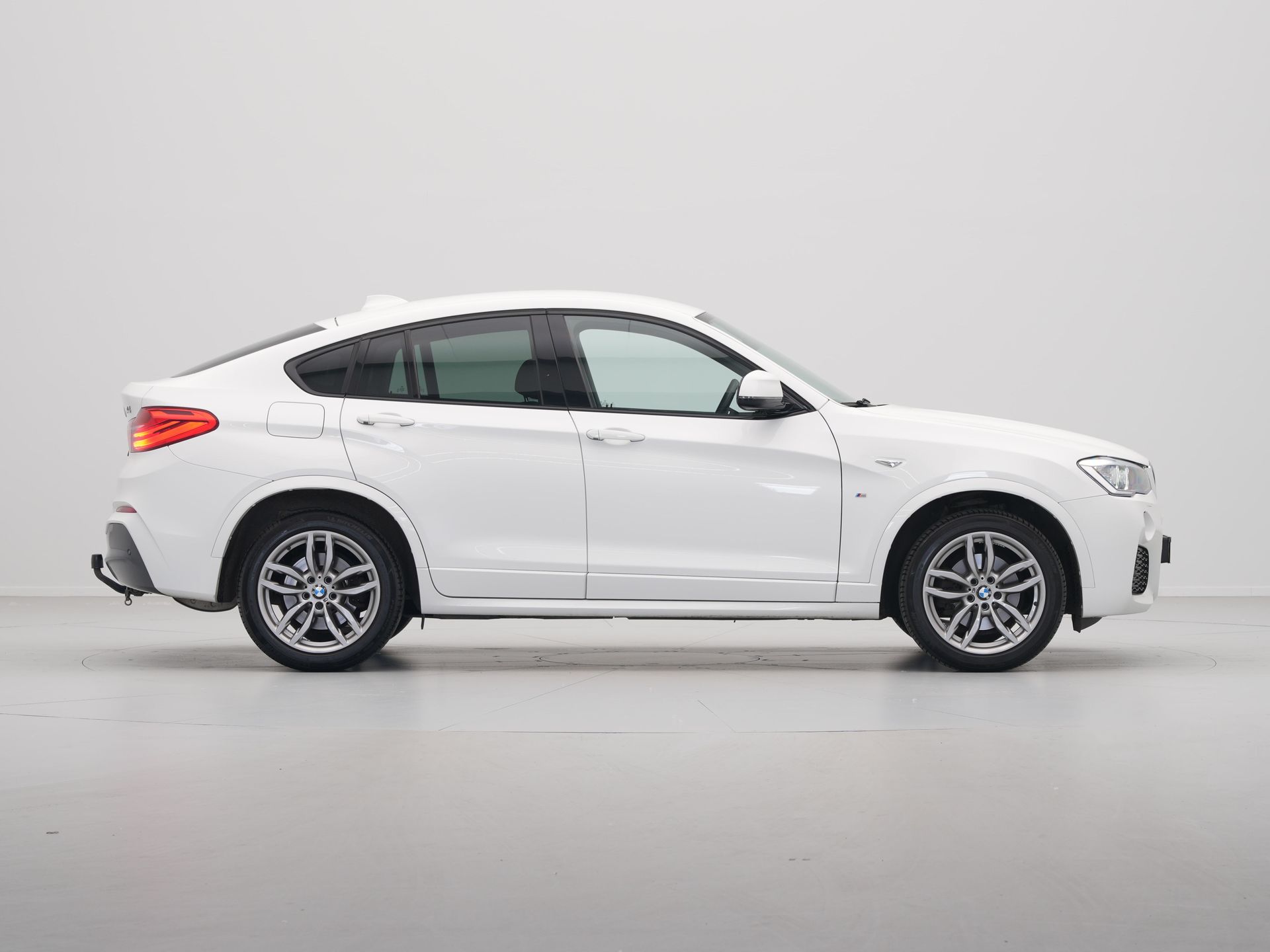 BMW - X4 xDrive20i High Executive xLine Edition - 2017