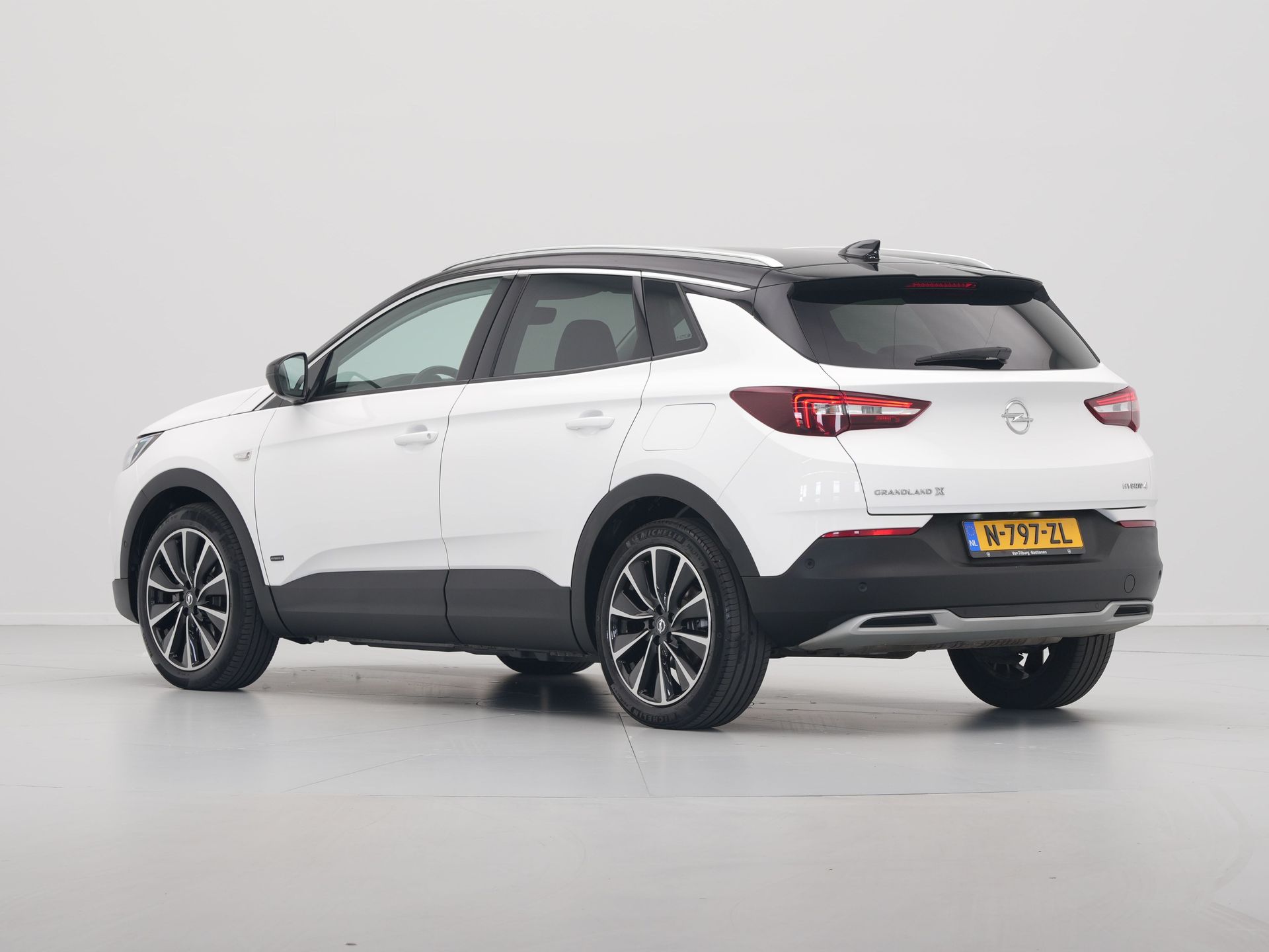 Opel - Grandland X 1.6 Turbo Hybrid4 300pk Innovation - 2020