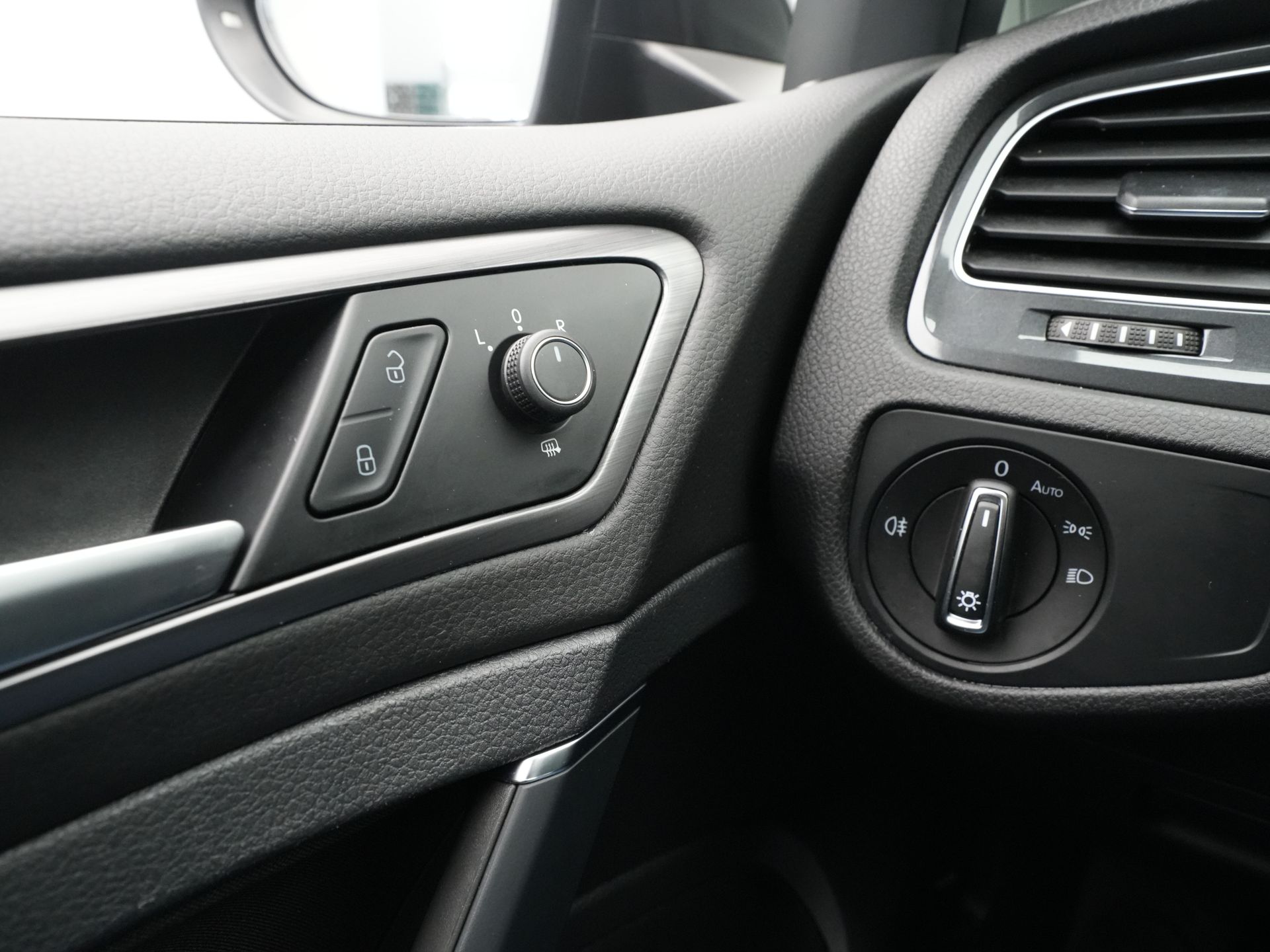 Volkswagen - e-Golf E-DITION 136pk - 2020