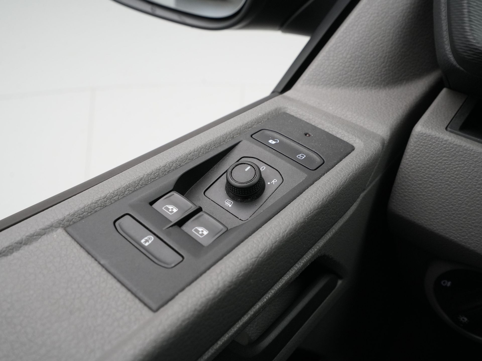 Volkswagen - Transporter 2.0 TDI L2H1 28 Economy Business - 2024