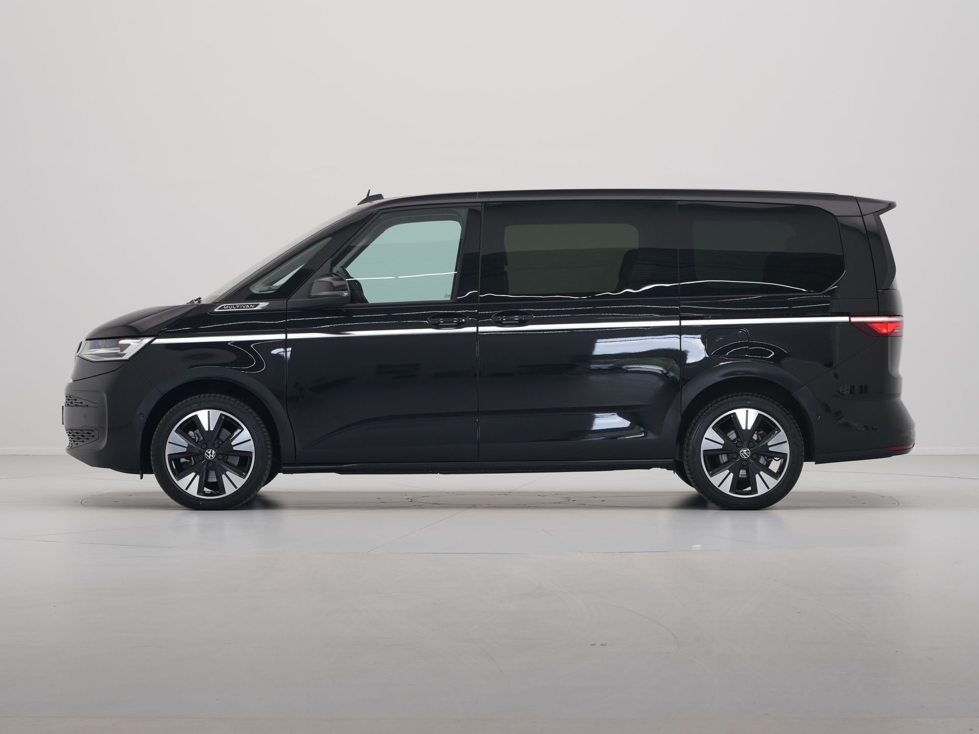 Volkswagen - Multivan 1.4 eHybrid 218pk L2H1 Style - 2023
