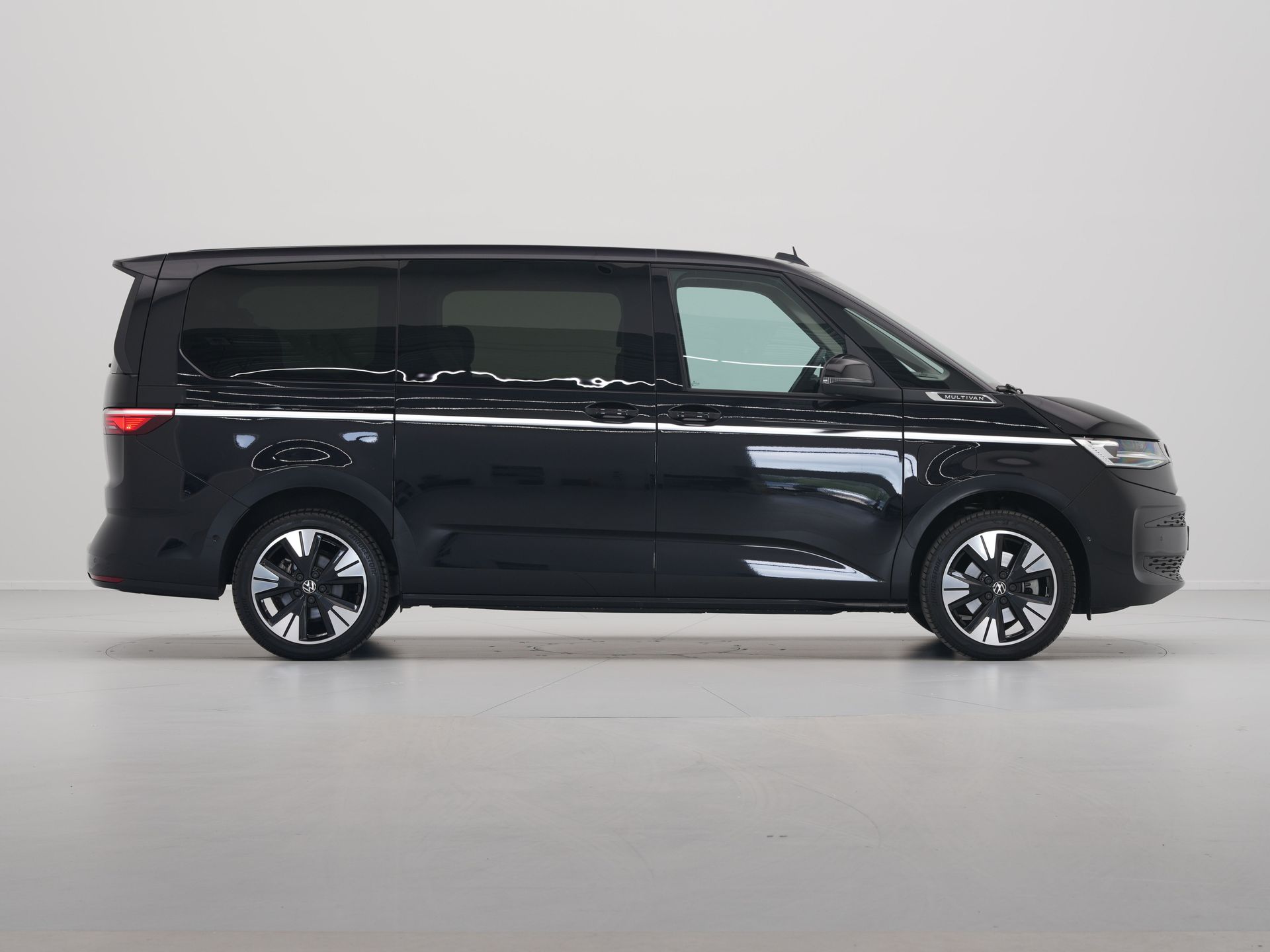 Volkswagen - Multivan 1.4 eHybrid 218pk L2H1 Style - 2023