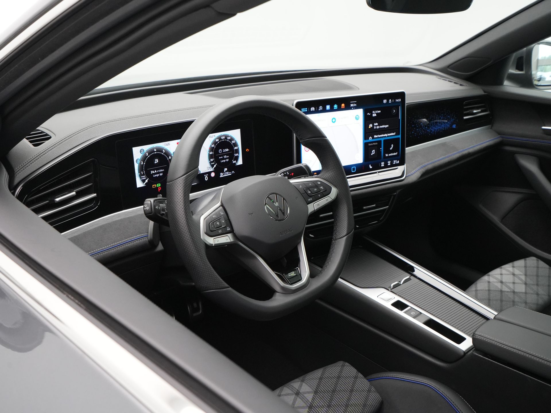 Volkswagen - Passat Variant 1.5 eTSI 150pk R-Line Business - 2024